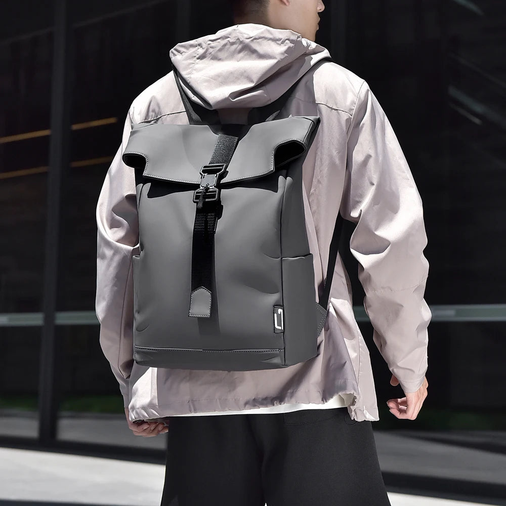 Mochila impermeável HK Roll – detalhes de acabamento